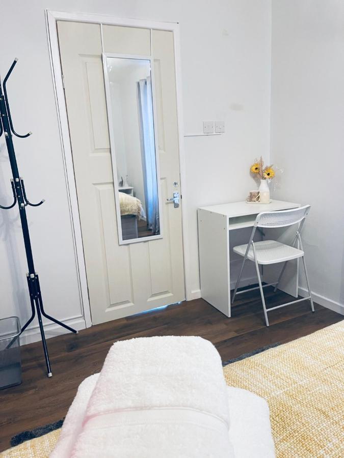 Small Doble, Shared House Filton Exterior foto